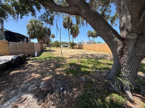 6825 Garden Dr, NEW PORT RICHEY, FL, 34652-1508 | Card Image