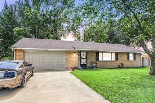 14121 E 39th St S, Independence, MO, 64055-4219 | Card Image