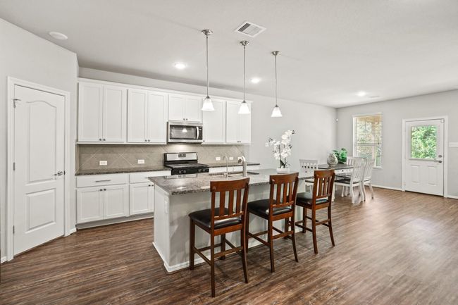 715 Red Elm Ln, House other with 4 bedrooms, 3 bathrooms and 2 parking in Conroe TX | Image 4