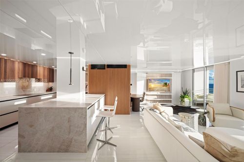 apt-16h-5555 Collins Ave, Miami Beach, FL, 33140-2433 | Card Image