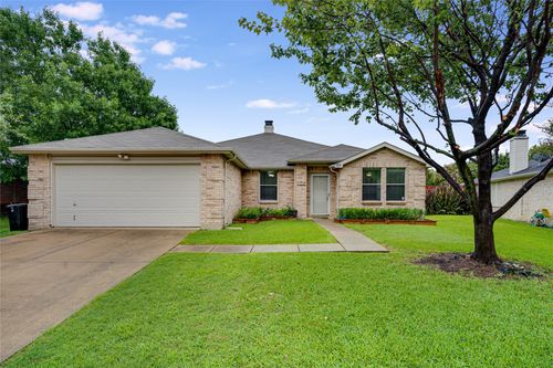 208 Blazing Star Trl, Burleson, TX, 76028-2582 | Card Image