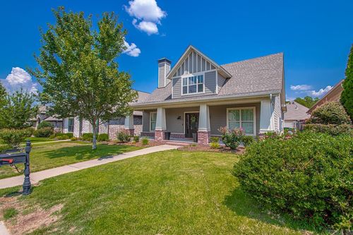 51 Wildwood Place Cir, Little Rock, AR, 72223-8002 | Card Image