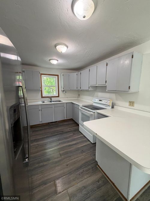 607 1st Ave E, Shakopee, MN, 55379-1505 | Card Image