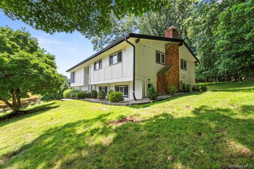 25 Ackerman Ave, Airmont, NY, 10901-7124 | Card Image