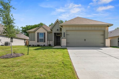 113 Adaline Bnd, McGregor, TX, 76657-4331 | Card Image