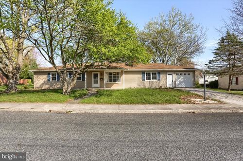 230 Ewell Ave, GETTYSBURG, PA, 17325-3107 | Card Image