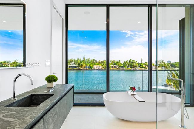 1410 S Biscayne Point Rd, House other with 6 bedrooms, 7 bathrooms and null parking in Miami Beach FL | Image 35