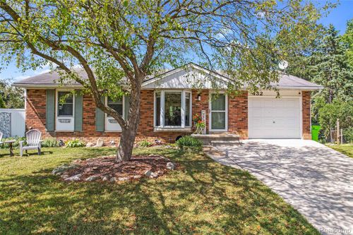 432 Lyon Ct, South Lyon, MI, 48178-1240 | Card Image