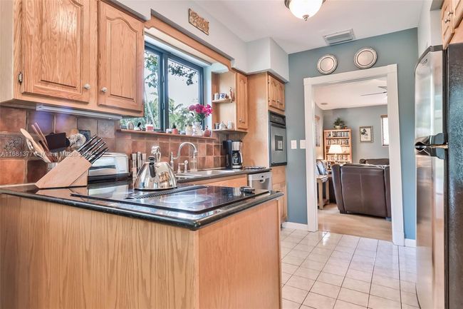 7901 Sw 133 Rd St, House other with 4 bedrooms, 3 bathrooms and null parking in Pinecrest FL | Image 13