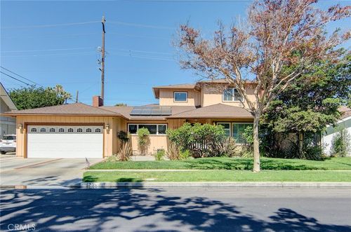 1251 Hackett Ave, Long Beach, CA, 90815-4636 | Card Image