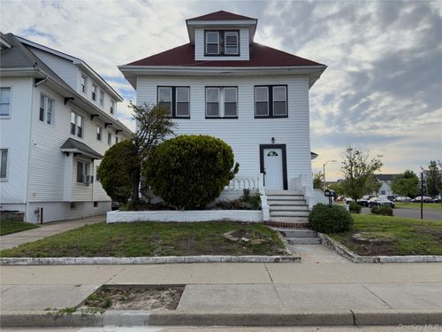 302 W Hudson St, Long Beach, NY, 11561-1820 | Card Image