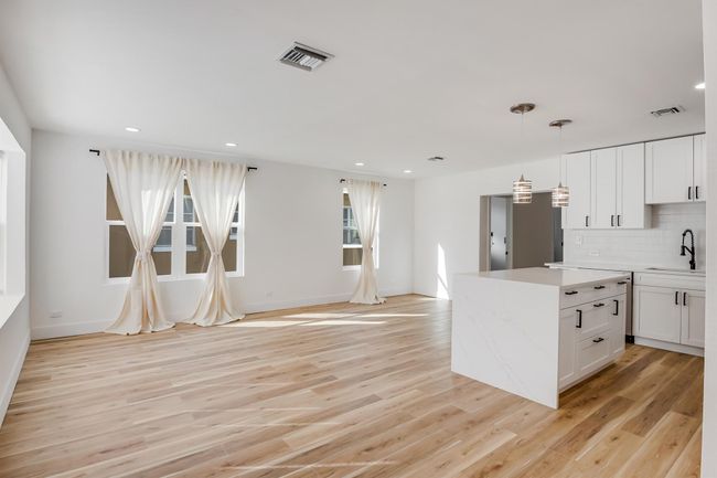 701 37 Th St, House other with 3 bedrooms, 2 bathrooms and null parking in West Palm Beach FL | Image 9