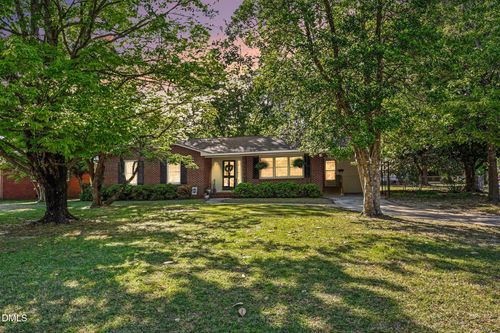 912 S Walnut Dr, Smithfield, NC, 27577-3747 | Card Image