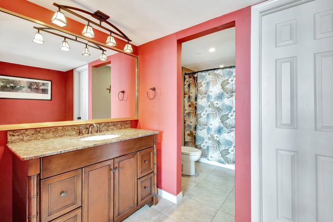 APT-503 - 301 Lake Shore Dr, Condo with 2 bedrooms, 2 bathrooms and null parking in Lake Park FL | Image 16