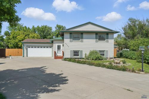 5040 Saturn Dr, Rapid City, SD, 57703-6424 | Card Image
