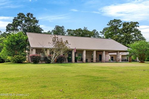 143 Balmoral Dr, Poplarville, MS, 39470-3327 | Card Image
