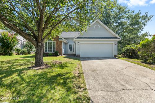 100 Kensington Way, Aberdeen, NC, 28315-3640 | Card Image