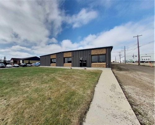 308 56 St, Edson, AB, T7E1L6 | Card Image