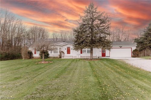 3995 Victory Ave, Louisville, OH, 44641-9340 | Card Image