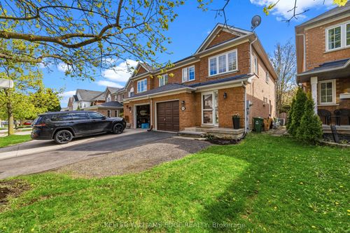 39 Harnesworth Cres, Waterdown, ON, L8B0J3 | Card Image
