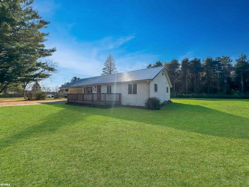 7464 Irish Rd, Millington, MI, 48746-9133 | Card Image