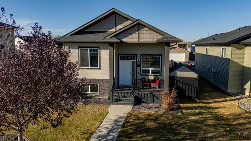 22 Mackenzie Ranch Way, Lacombe, AB, T4L0A7 | Card Image