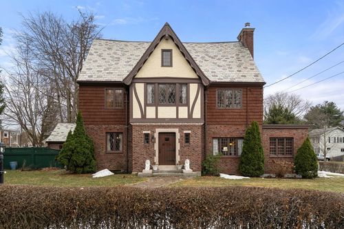 147 Mt. Vernon Street, Dedham, MA, 02026 | Card Image