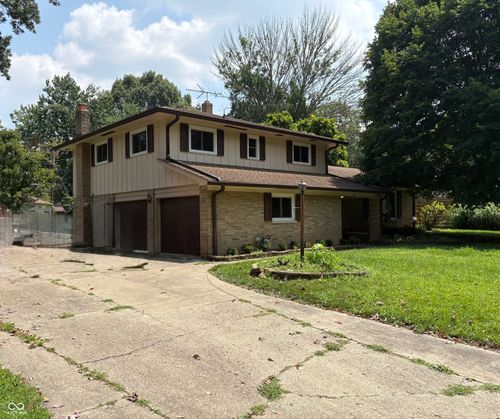 8415 Delaware St, Indianapolis, IN, 46227-2613 | Card Image