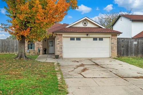 1419 Woodfern Dr, Arlington, TX, 76018-1202 | Card Image