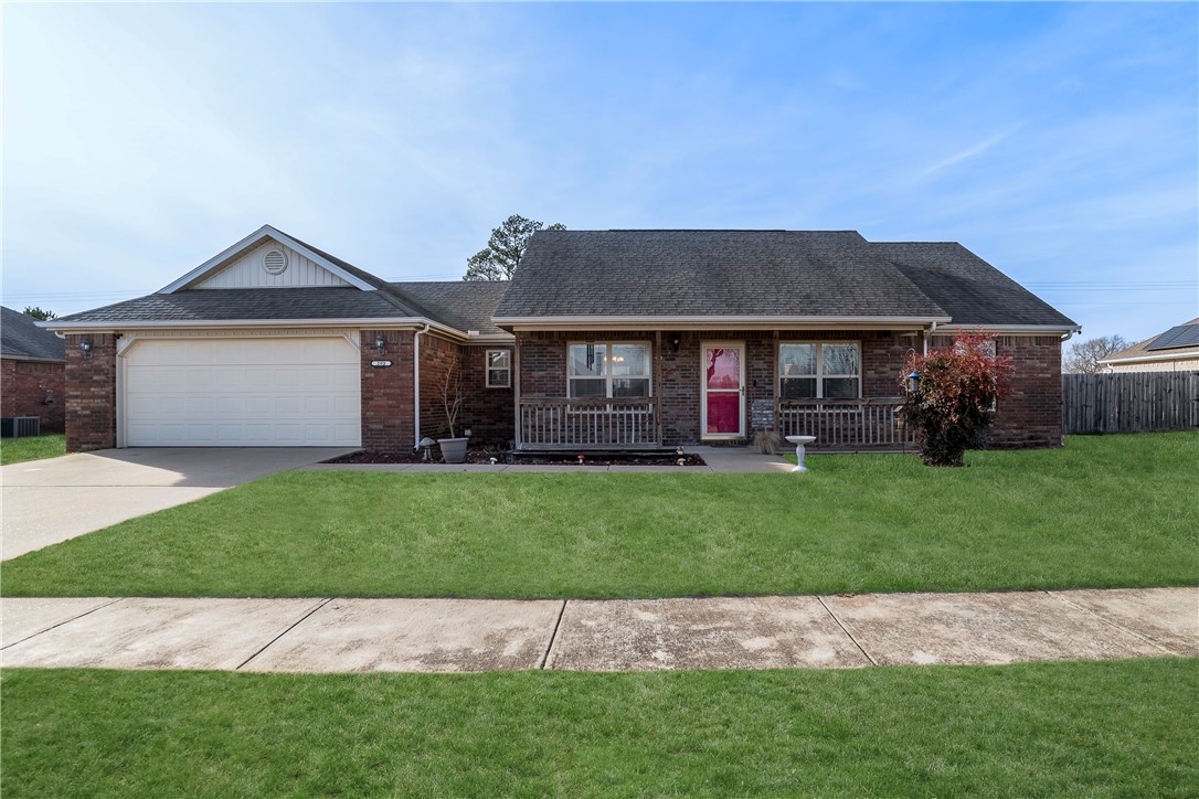 Cherry St, Pea Ridge, AR 72751