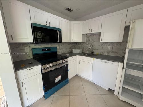 115-700 Layne Blvd, Hallandale Beach, FL, 33009-6543 | Card Image