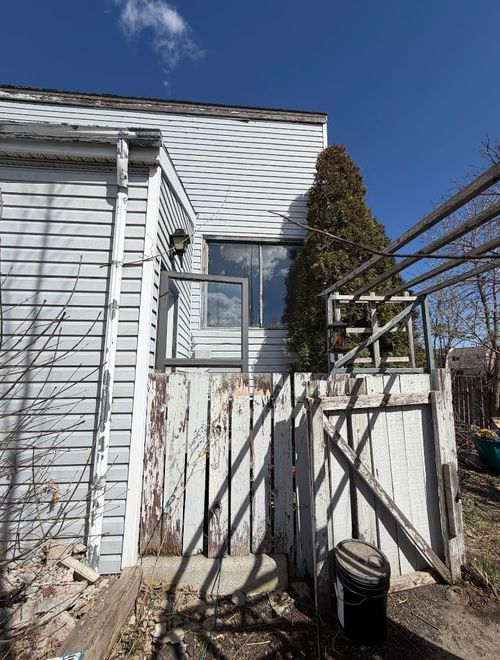 1210 53 St Se, Calgary, AB, T2A1V7 | Card Image