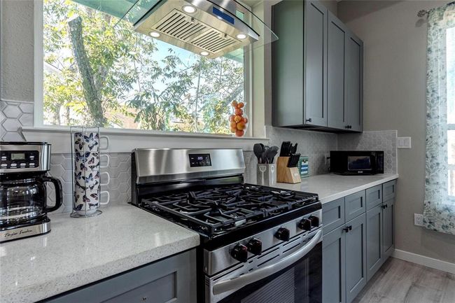 2113 Knollwood St, House other with 4 bedrooms, 2 bathrooms and null parking in Kemah TX | Image 14