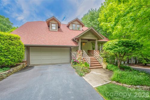 4 Lacoste Dr, Hendersonville, NC, 28739-8101 | Card Image
