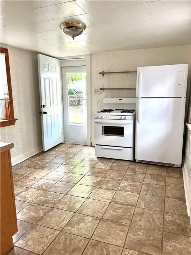 1827 Jancey St, House other with 2 bedrooms, 2 bathrooms and null parking in Pittsburgh PA | Image 5
