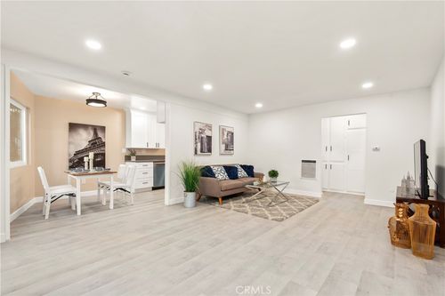 apt-2-805 Industrial Ave, Inglewood, CA, 90302-3333 | Card Image