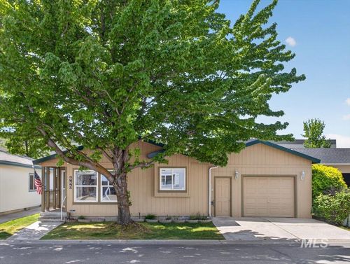 665 Liberty Ln, Emmett, ID, 83617-3788 | Card Image