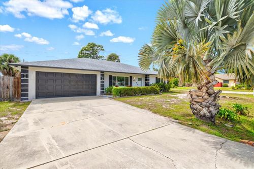 3310 Siesta Dr, Venice, FL, 34293-4823 | Card Image