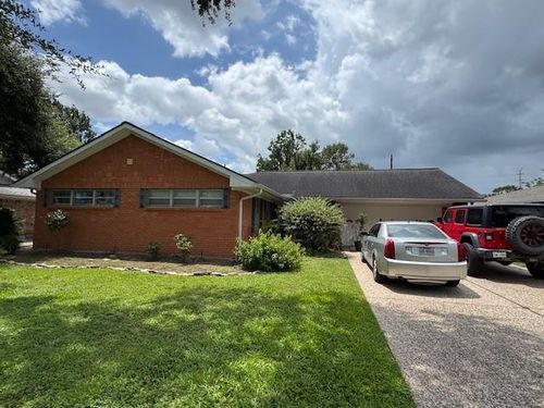 6515 Lindyann Ln, Houston, TX, 77008-5129 | Card Image