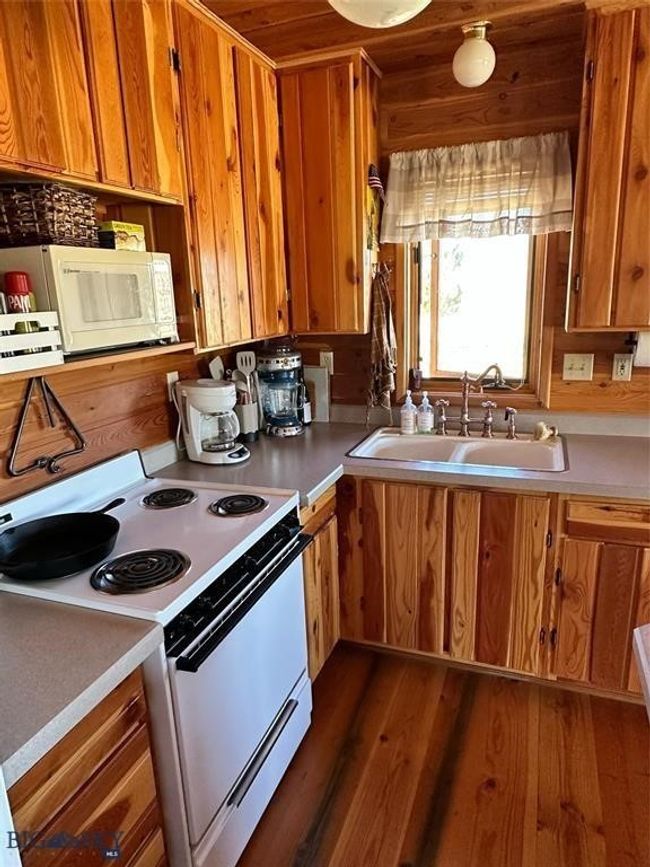8518 Backburn Dr, House other with 2 bedrooms, 1 bathrooms and null parking in Helena MT | Image 5