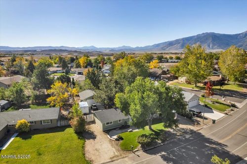 1231 Manhattan Way, Gardnerville, NV, 89460-8622 | Card Image