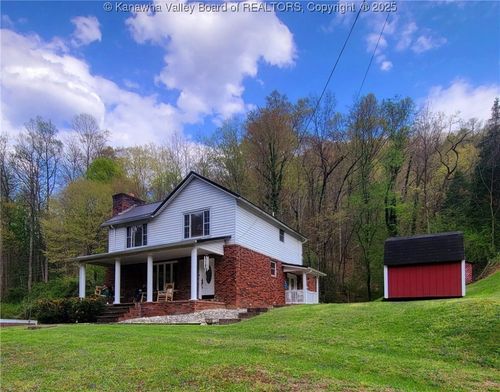 95 Grey Squirrel Ln, Gallagher, WV, 25083-8120 | Card Image