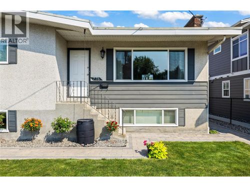 776 Glenwood Ave, Kelowna, BC, V1Y5M5 | Card Image