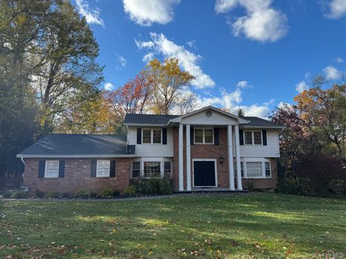 24 Beaumont Dr, New City, NY, 10956-4427 | Card Image