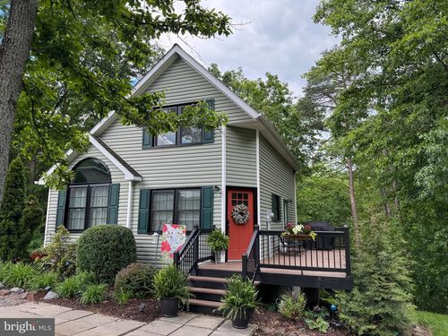 240 Dogwood Dr, Romney, WV, 26757-8003 | Card Image