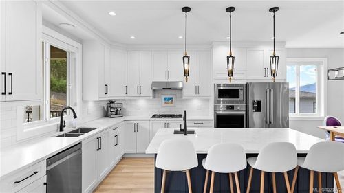 6290 Highwood Dr, Duncan, BC, V9L5R3 | Card Image