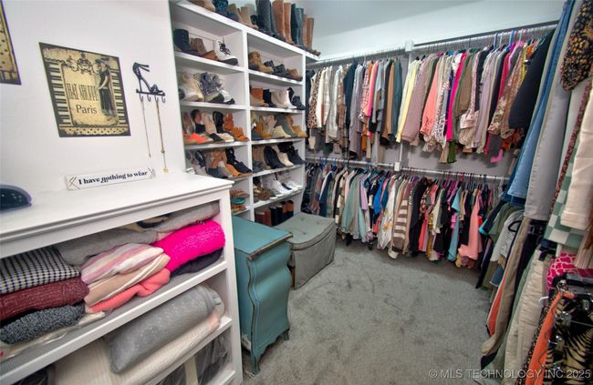 LARGE walk-in closet | Image 24