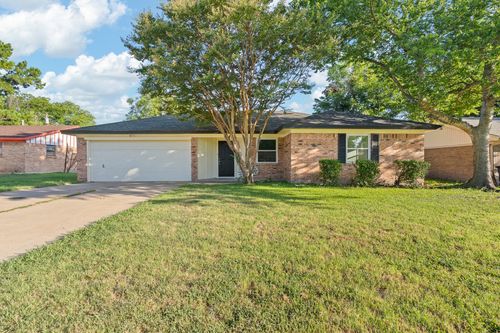 1206 Hemphill Dr, Cleburne, TX, 76033-6608 | Card Image