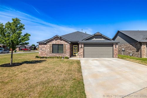 3630 E Cherry Hill Ct, Broken Arrow, OK, 74014-5049 | Card Image