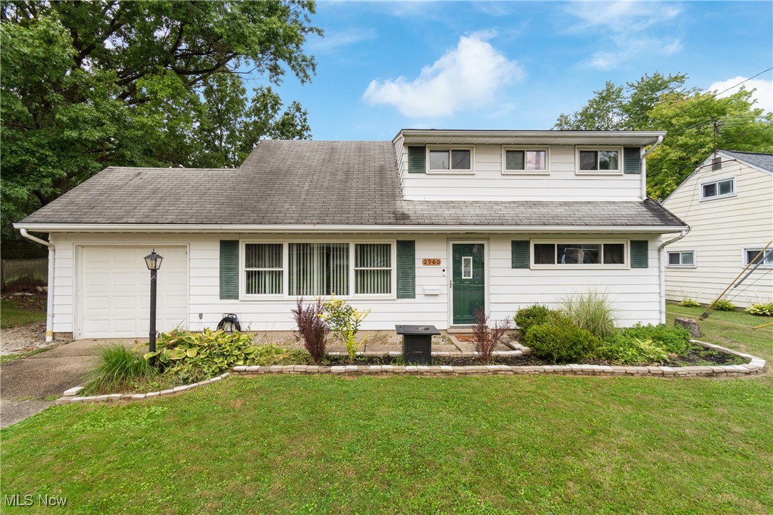 Archwood Pl, Cuyahoga Falls, OH 44221